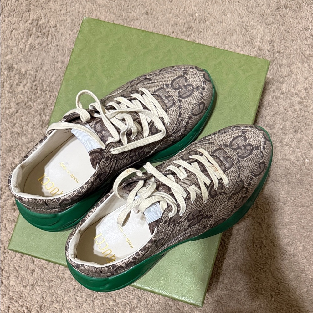 Gucci Beige GG Monogram Sneaker with Green Platform Sole - Picture 9 of 10